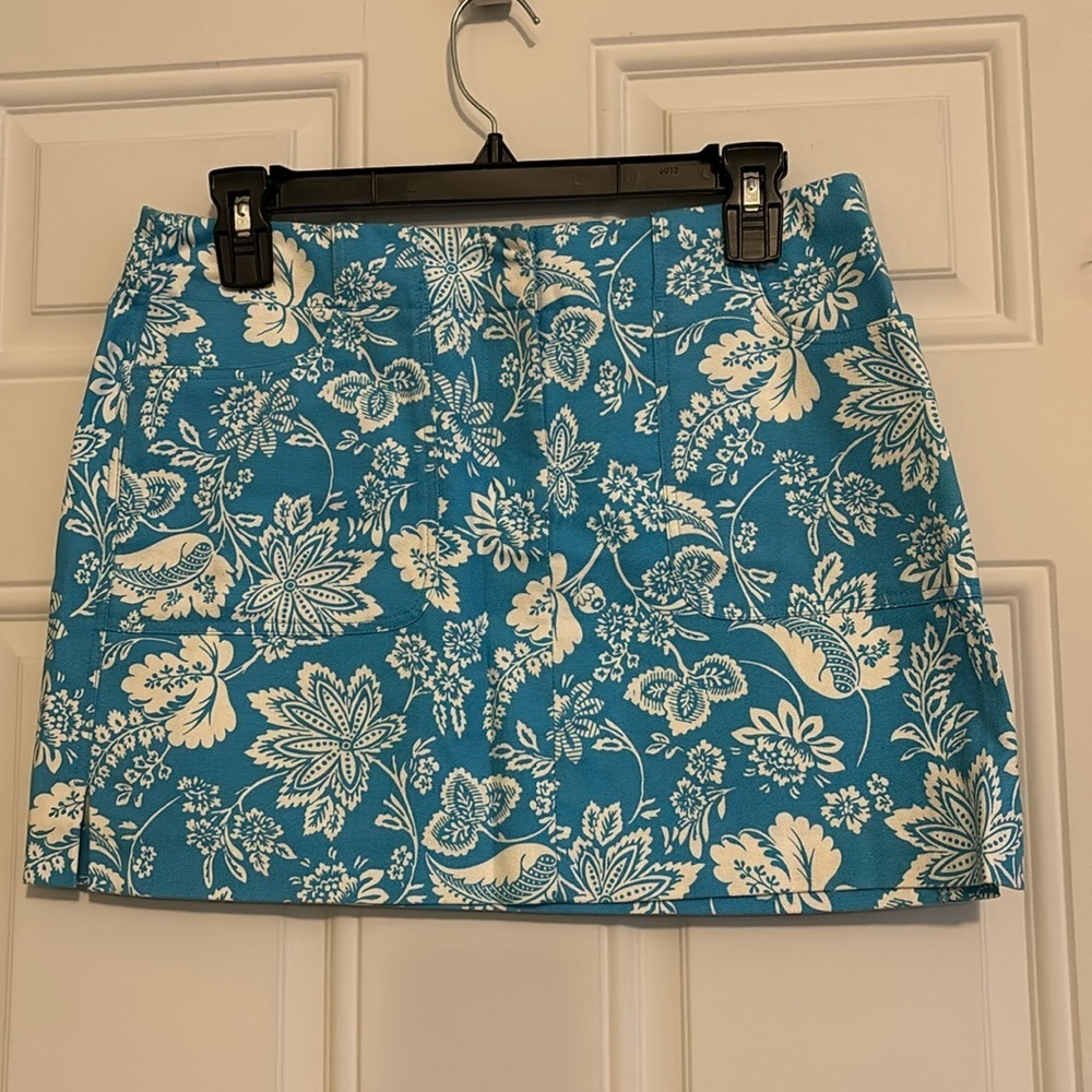 ❤️2/$15 or 3/$21❤️ Express Turquoise/White Floral Stretch Miniskirt, Size 5/6